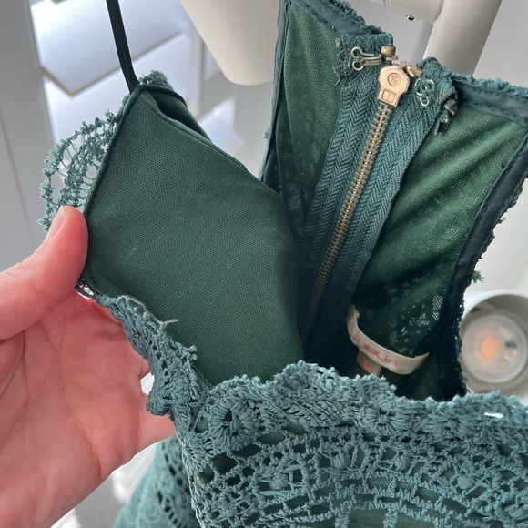 Green crochet cut out dress - Picture 6 of 9